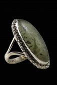Inel din argint cu piatra prehnite